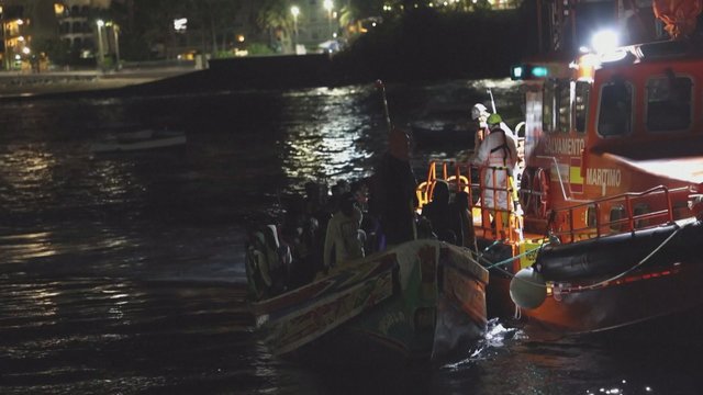 Dramatiška migrantų gelbėjimo operacija prie Kanarų salų: gyvybėmis rizikavo plaukdami medine valtimi