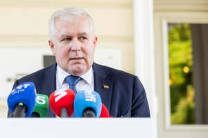 A. Anušauskas skeptiškai vertina siūlymą institucionalizuoti komendantūras: tai yra karinis vienetas, o ne institucija