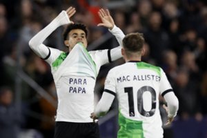 „Liverpool“ komandą nuo pralaimėjimo išgelbėjo šeimos dramą išgyvenantis L. Diazas