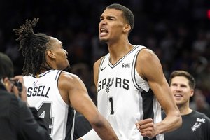 V. Wembanyama buvo naudingas, bet tai „Spurs“ neišgelbėjo nuo pralaimėjimo“