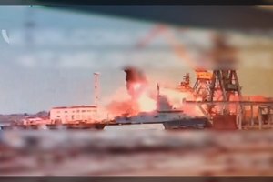 Paskelbtas vaizdo įrašas, kaip Ukraina smogė Rusijos „Askold“ laivui