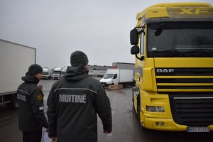 Muitinė: kol sankcijos Baltarusijai švelnesnės, dalis eksportuojamų prekių realizuojamos Rusijoje