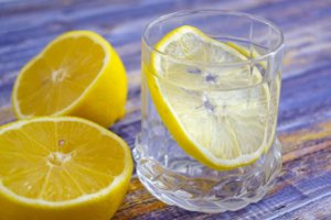 Ar vanduo su citrina šalina toksinus iš organizmo? Atsakymas gali būti netikėtas