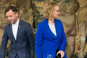 Gelbėjimo ratas ar nuosprendis? Užkulisiuose vis garsiau kalbama apie tikrąją Laisvės partijos strategiją