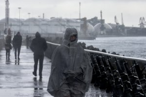 Malonių permainų sinoptikai nežada: lietus toliau skalaus tą pačią Lietuvos dalį