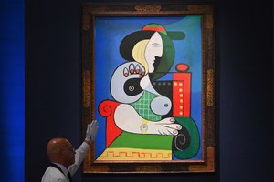 P. Picasso paveikslas „Moteris su laikrodžiu“ „Sotheby's“ aukcione parduotas už 139 mln. JAV dolerių