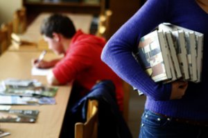 Ministerija: kitąmet – daugiau lėšų vadovėliams ir mokymo priemonėms