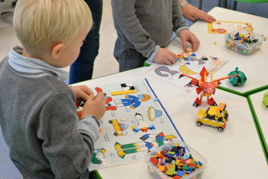 Šių dienų tėvų galvosūkis: ekspertės pataria, kaip sumažinti vaikų priklausomybę nuo ekranų