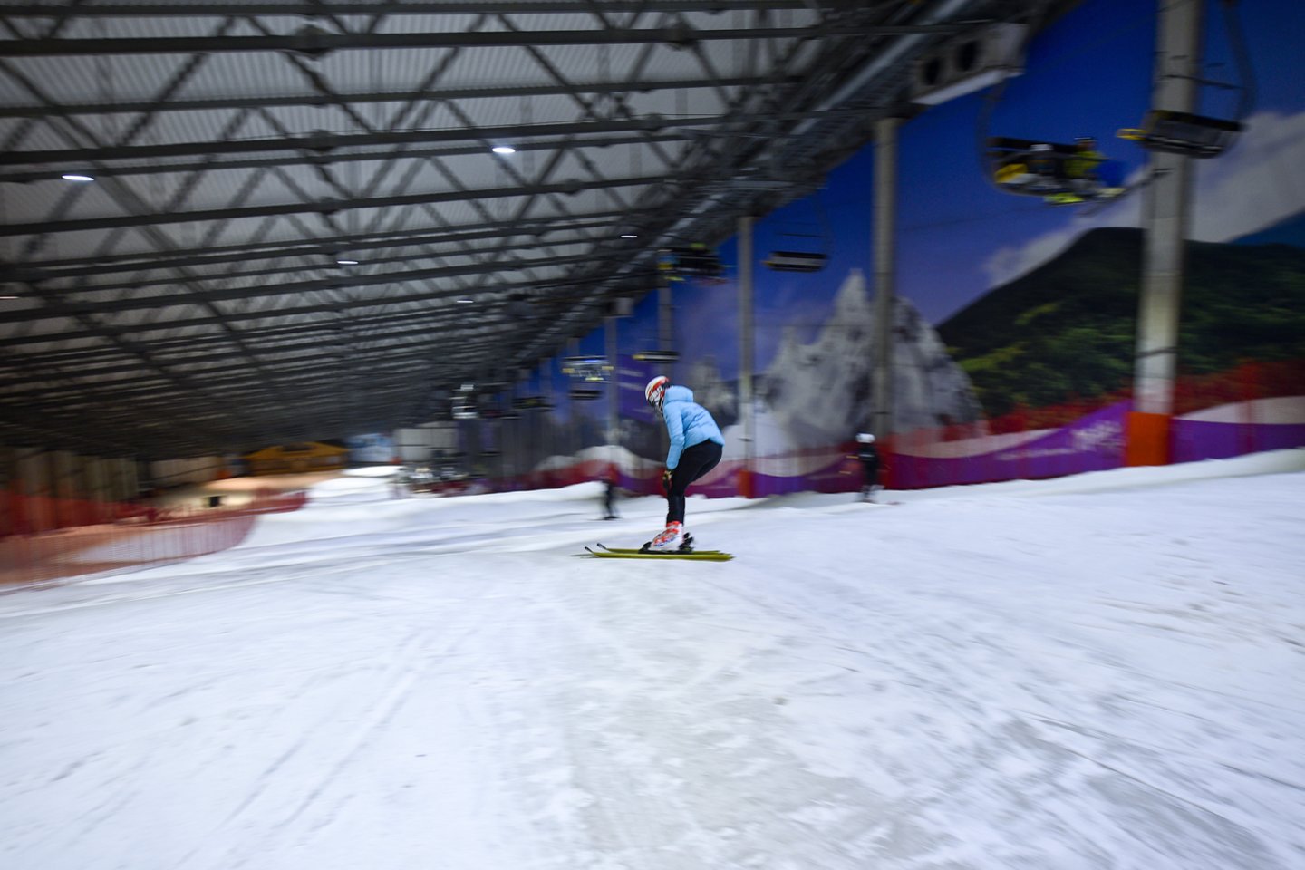 Praėjusią savaitę „Snow Arenoje“ treniravosi beveik visų Latvijos slidinėjimo klubų atstovai ir nacionalinės rinktinės nariai.