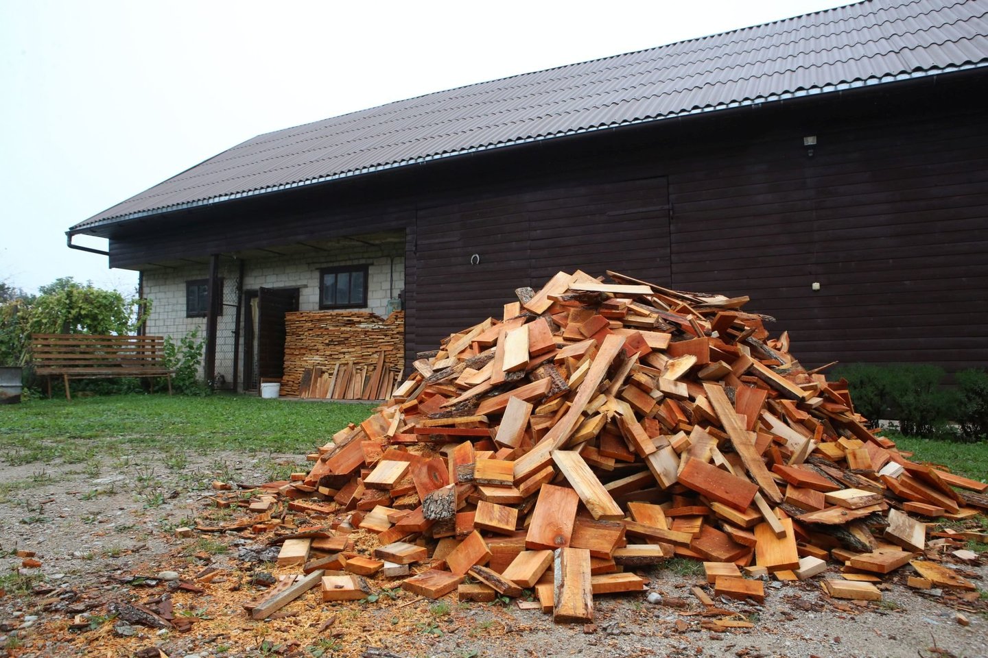 Ar gyventojai gaus kompensaciją už šildymą, gali lemti net turimų bičių šeimų skaičius.<br>M.Patašiaus nuotr.
