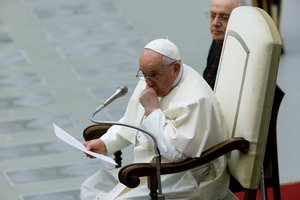 Popiežius atleido JAV vyskupą, kuris buvo žymus jo kritikas