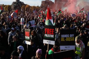 R. Sunakas pasmerkė smurtą eitynėse Londone