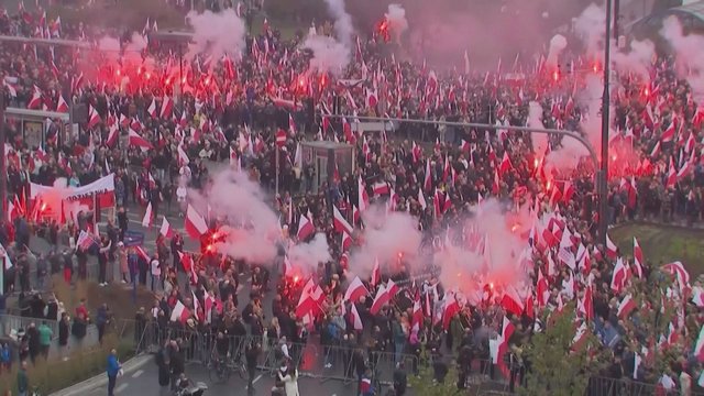 Lenkija mini 105-ąsias nepriklausomybės atkūrimo metines: šia proga surengta patriotų eisena