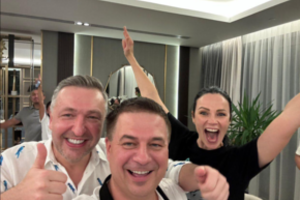 Dubajuje su „Wolves“ savininku G. Žiemeliu pergalę prieš „Žalgirį“ stebėjęs A. Guoga turi siūlymą Vilniaus merui: „Turi puikų šansą“