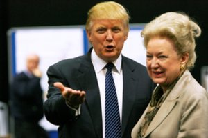 Mirė D. Trumpo vyresnioji sesuo, buvusi teisėja M. Trump Barry