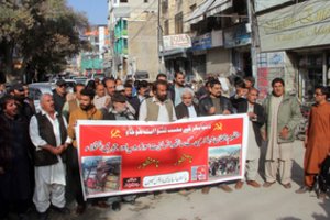 Daugiau nei 300 tūkst. afganų pabėgėlių jau paliko Pakistaną