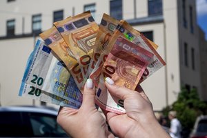 Ekonomistai mažina kitų metų BVP augimo prognozę: pasakė, ką tai reiškia gyventojams