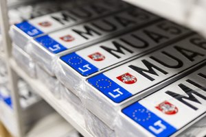 Idėja puiki, rezultatas – apgailėtinas: kaip daugelis įvertino naujuosius automobilių numerius