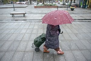 Šildymo sezoną – galvosūkiai senjorams: laidotuvėms sutaupyti pinigai trukdo gauti kompensaciją