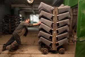Garsiems avalynės prekės ženklams palikus šalį, rusai šluoja veltinius batus: pardavimai išaugę 370 proc.
