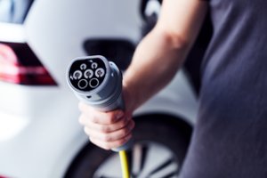 Elektromobilių patikimumas: norint numatyti ateitį, reikia žvelgti į netolimą praeitį