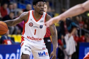 Įspūdingą sugrįžimą parodę mažeikiškiai Ch. Collinso metimu iškovojo pirmą KMT pergalę