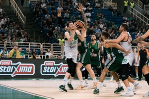 „Žalgiris“ dėl klaidų rekordo nuskendo Atėnuose – klampiai žaidęs „Panathinaikos“ pratęsė Kauno pralaimėjimų seriją