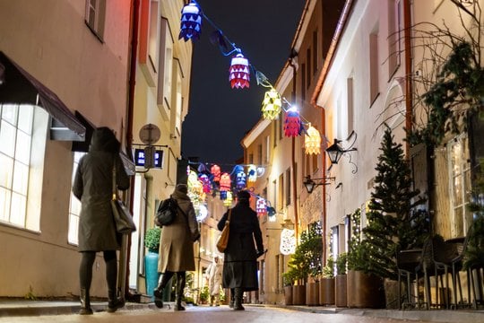  Kalėdinės dekoracijos Vilniaus senamiestyje<br> Ž. Gedvilos (ELTA) nuotr.