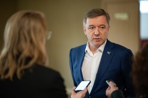 R. Karbauskis rėžė: gąsdindami apie karą valdantieji siekia, kad žmonės neitų į rinkimus