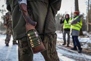 Incidentas Lenkijoje: pratybų metu poligone žuvo kariškis, jį galėjo nušauti medžiotojas