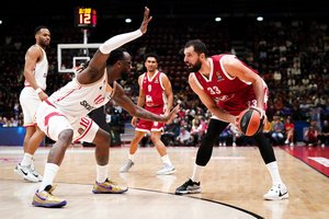 Eurolygos mače Milane „Olimpia“ ketvirtame kėlinyje užspaudė dvi pergales iš eilės laimėjusią „Anadolu Efes“