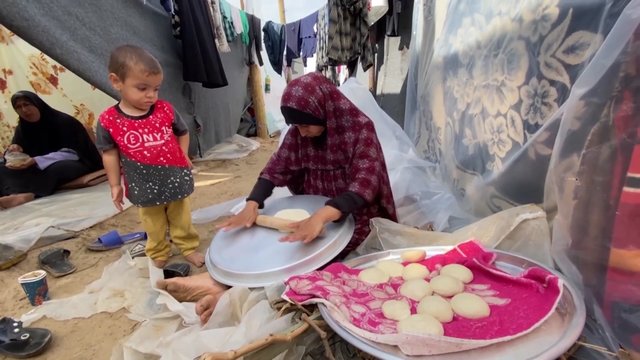 Gazos Ruože – pavojus nugrimzti į badą: žmonės valgo tik kartą per dieną, duona tapo prabangos preke