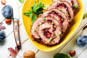 Kai puota kainuoja mažai: šį „Superšeštadienį“ – gardi kiaulienos nugarinė ir kone rekordiškai pigūs bananai