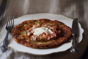 Tarkuotų bulvių ir pievagrybių blynai: valgytojai net dūsauja iš malonumo