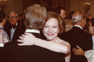 Mirė buvusi JAV pirmoji ponia R. Carter