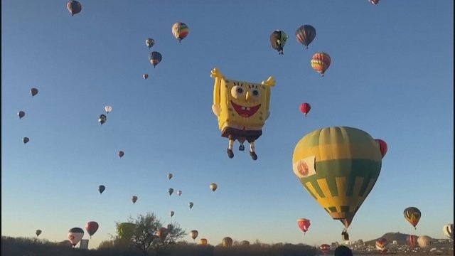 Pamatykite: Meksikos dangų nudažė spalvoti oro balionai