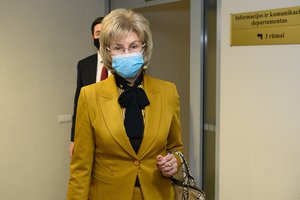 Koalicijos gretos menksta: S. Lengvinienė Laisvės partiją iškeitė į S. Skvernelio draugiją