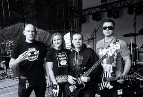 Grupė „Airija“ grįžta dviem koncertams: pristatys savo istorinio albumo „Yra“ vinilą