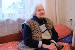 Šimtametė alytiškė traukia romantiškas dainas: atskleidė ilgaamžiškumo receptą