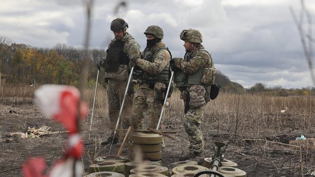 Pentagonas neigia, kad amunicijos tiekimas Ukrainai sumažėjo: pagalba Izraeliui tam įtakos neturi