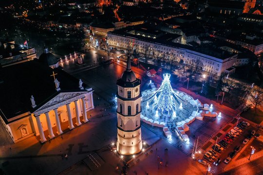 2019 metais daugiausia patiktukų sulaukė Vilniaus Kalėdų eglė.<br> V.Ščiavinsko nuotr.