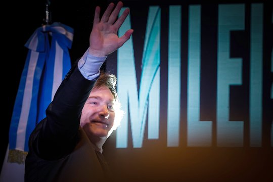 Kraštutinių dešiniųjų politikas 53-ejų Javieras Milei.