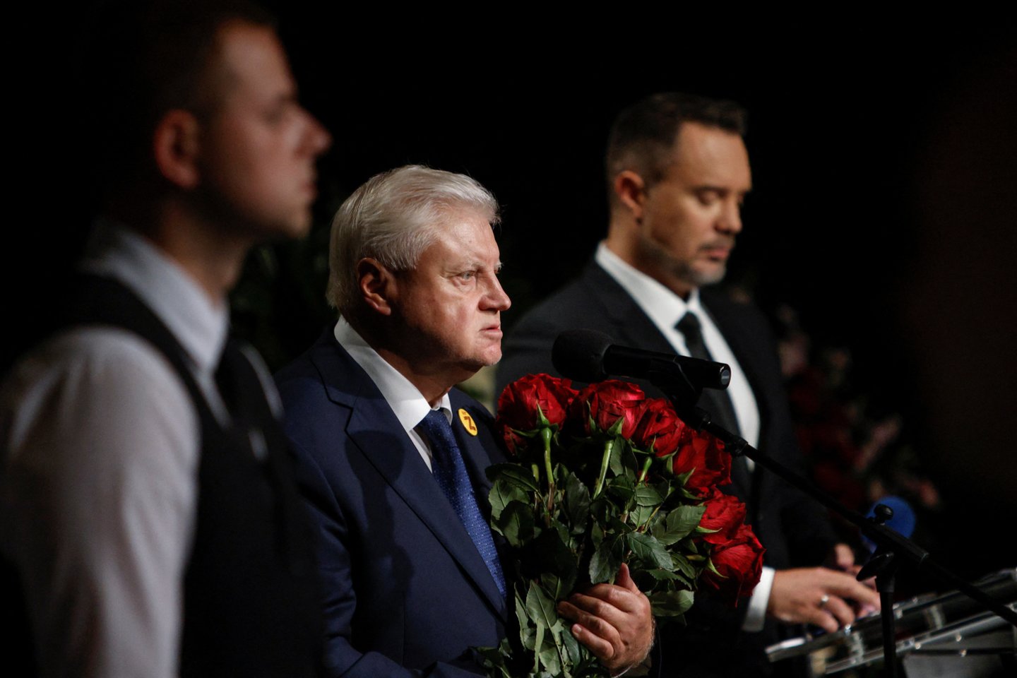 Sergejus Mironovas žurnalistės Darjos Duginos laidotuvėse.<br>Reuters/Scanpix nuotr.