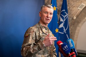 Kariuomenės vadas V. Rupšys: nėra pagrindo abejoti NATO patikimumu