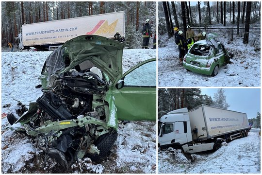 Varėnos rajone susidūrus vilkikui ir lengvajam automobiliui žuvo moteris