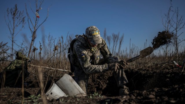 Ukrainiečiai toliau atkakliai gina savo teritorijas: pranešama apie dronų ataką Kryme
