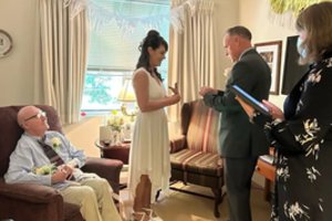 Tėvas mirė trys dienos po dukters vestuvių: per ceremoniją byrėjo ašaros