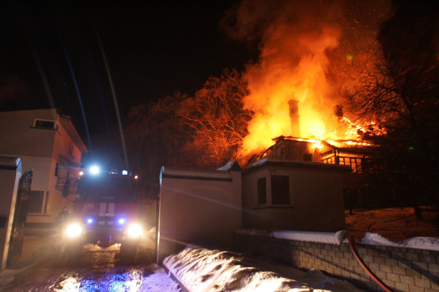  Kaune šeštadienį paryčiais per gaisrą žuvo moteris. <br> M. Patašiaus asociatyvioji nuotr. 