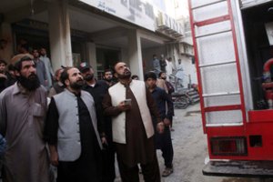 Pakistanas: per gaisrą prekybos centre žuvo 11 žmonių