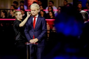 Nyderlandų rinkimus vadina baisiausiu Briuselio košmaru: žada referendumą dėl išstojimo iš ES, kalba apie migrantų cunamį